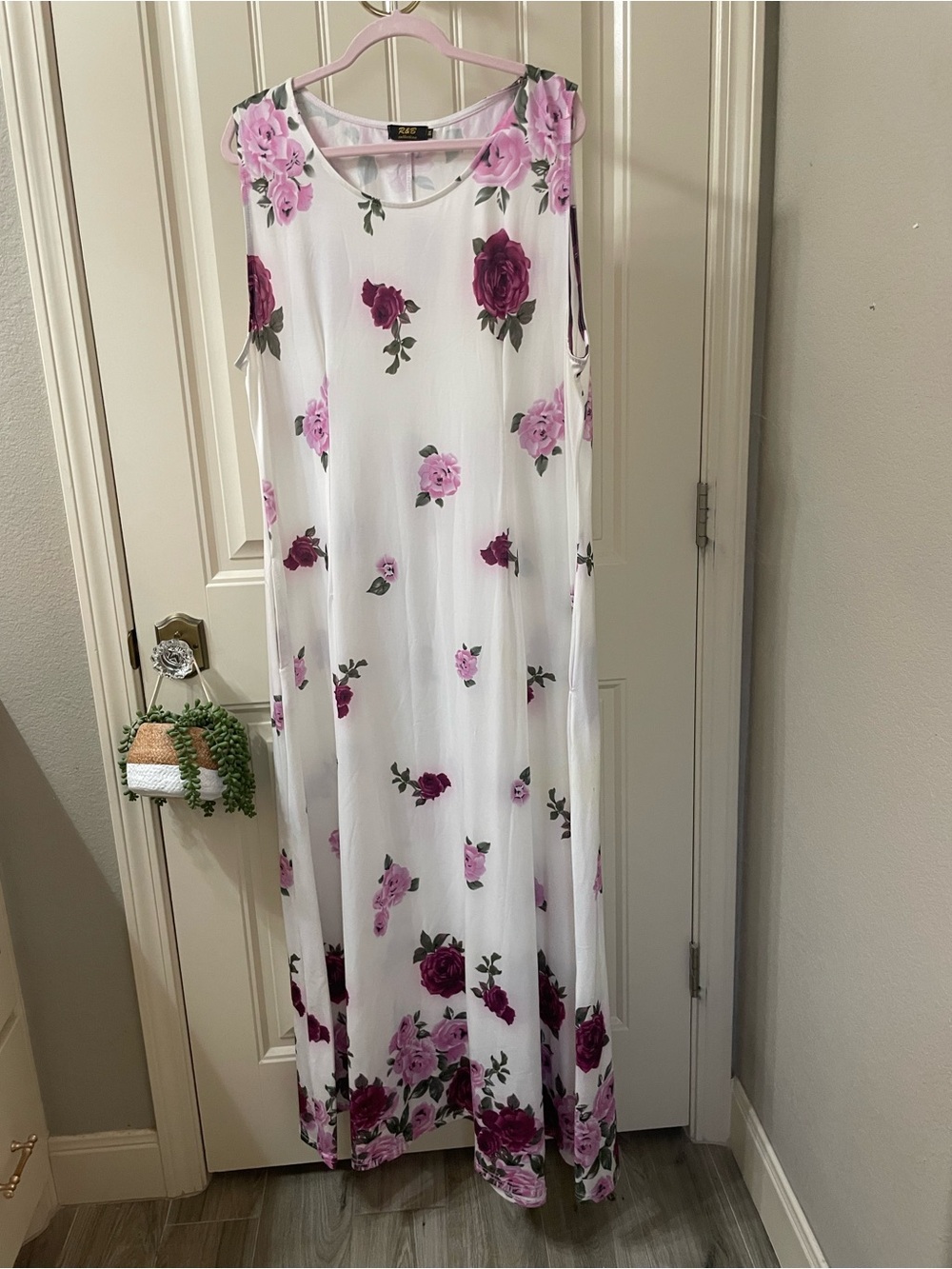 Sleeveless Floral Maxi Dress in White with Pink & Burgundy Roses